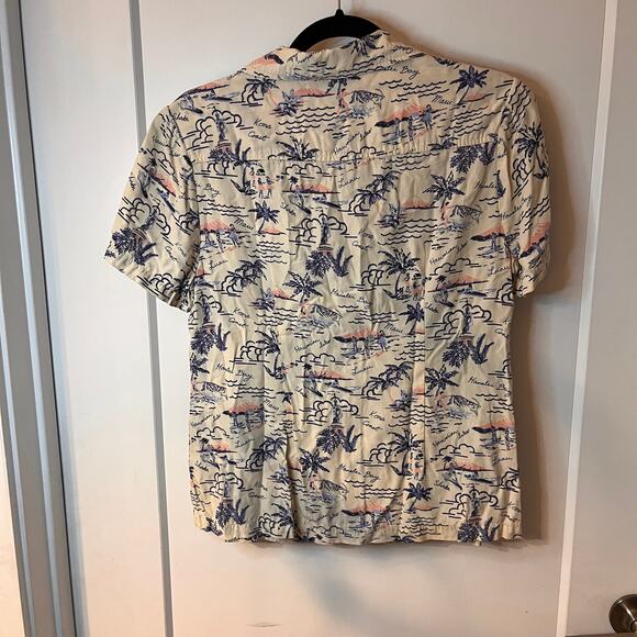 Tommy Bahama Hawaiian Print Short Sleeves Button Down Shirt Size Small - Picture 2 of 6